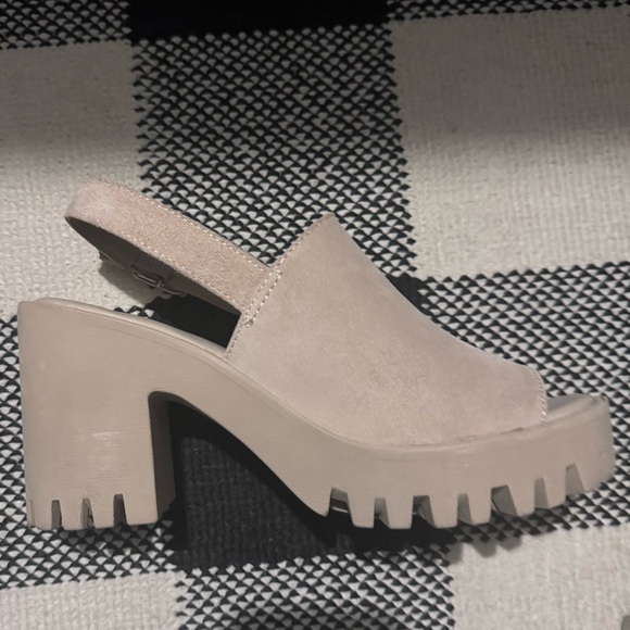 Steve Madden Platforms - Picture 1 of 3